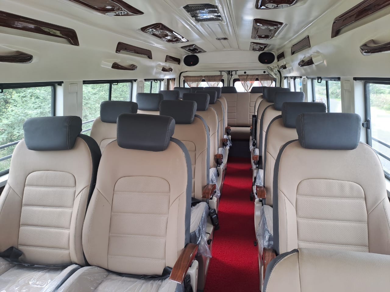 tempo traveller tempo traveller